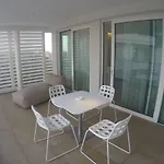 מלון דירות Marina Official קאורלה