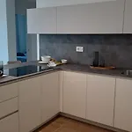 Marina Official 公寓式酒店 4*