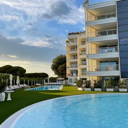 Aparthotel Marina Official