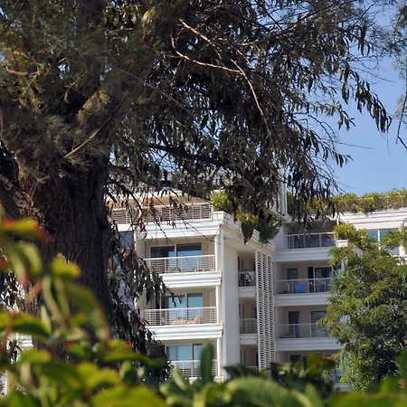 Aparthotel Marina Official