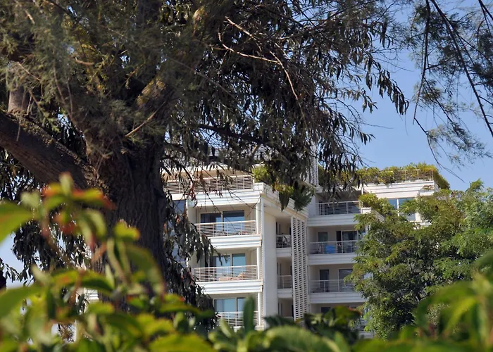 Apart-hotel Marina Official